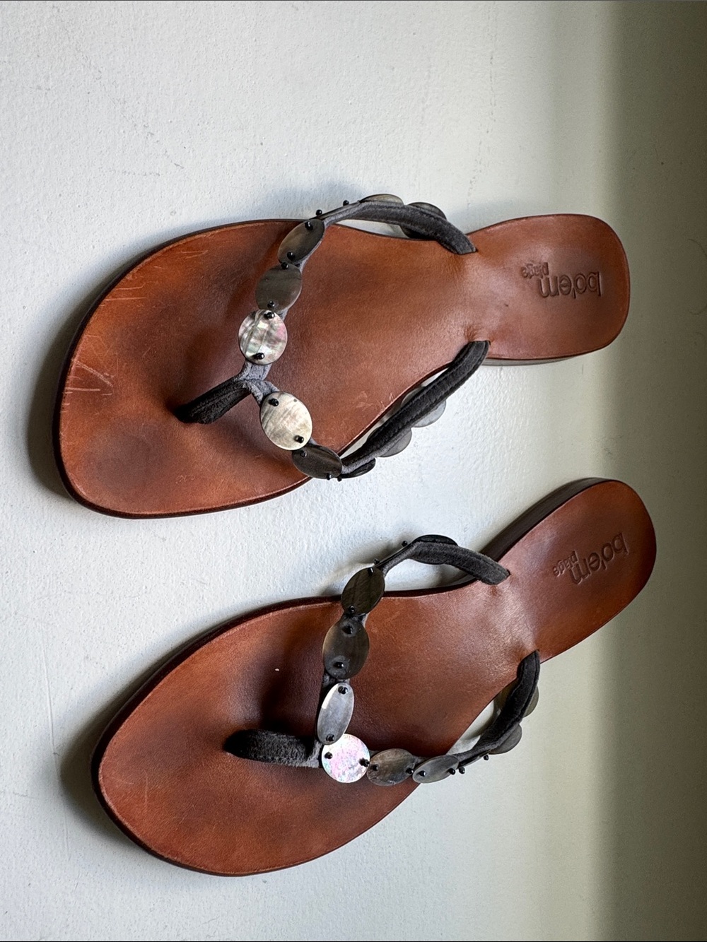 Bo’em Gray Leather and Shell Sandals